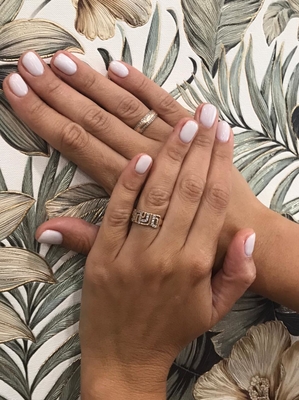 Будьте неотразимы! Услуги для волос, ногтей, бровей и многое другое со скидками до 73% в салоне «Комплимент»! Будьте неотразимы! Услуги для волос, ногтей, бровей и многое другое со скидками до 73% в салоне «Комплимент»!