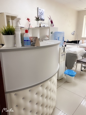 Идеальные реснички, брови, ногти со скидкой до 63% в студии красоты «Royal»!