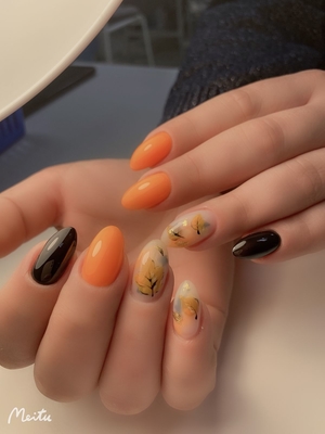 Идеальные реснички, брови, ногти со скидкой до 63% в студии красоты «Royal»!