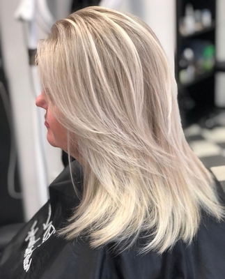 Окрашивания и стрижки от мастерской красоты Наташи Свечниковой со скидками до 30%! Окрашивания и стрижки от мастерской красоты Наташи Свечниковой со скидками до 30%!