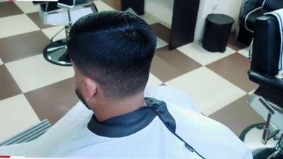 Мужская парикмахерская на Революции 17