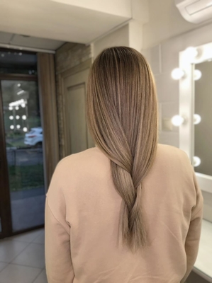 В салоне красоты «Венера» Вам сделают шикарное окрашивание, красивые ногти, брови и прическу со скидкой до 57%!