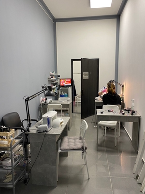 Идеальные реснички, брови, ногти со скидкой до 63% в студии красоты «Royal»!