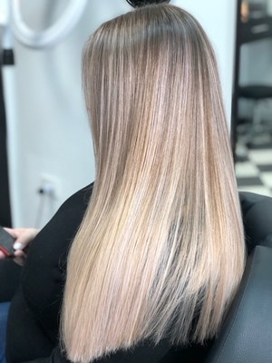 Окрашивания и стрижки от мастерской красоты Наташи Свечниковой со скидками до 30%! Окрашивания и стрижки от мастерской красоты Наташи Свечниковой со скидками до 30%!