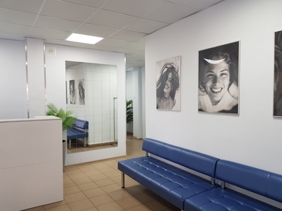 Красивая улыбка и здоровые зубы в стоматологии «Прайм» со скидкой до 37%!