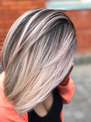 Современные техники окрашивания и стрижки в салоне красоты «Women`s Kontora» со скидками 30%!