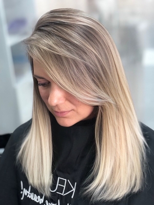 Современные техники окрашивания и стрижки в салоне красоты «Women`s Kontora» со скидками 30%!