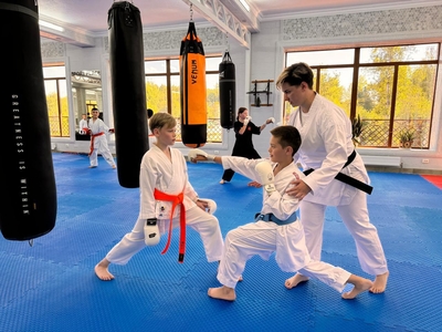 Занятия в академии каратэ «BLACK BELT» со скидкой 75%!