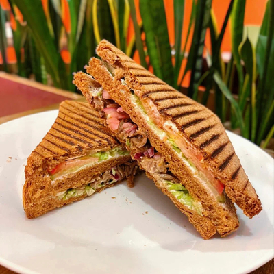 Культурное кафе «Суп с Котом» с волшебной атмосферой дает скидку 30% на всё меню!