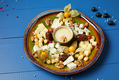 Гастрономические шедевры от крутого шеф-повара и акция 1+1 на коктейли в «James`on bar»!