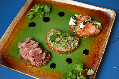 Гастрономические шедевры от крутого шеф-повара и акция 1+1 на коктейли в «James`on bar»!