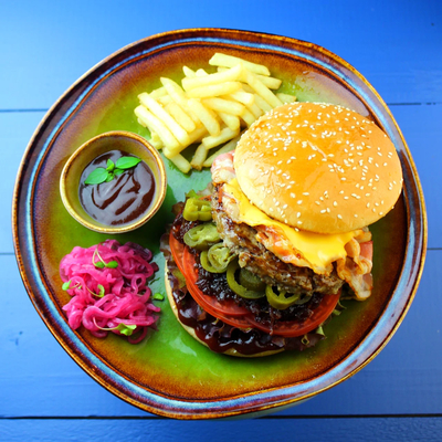 Гастрономические шедевры от крутого шеф-повара и акция 1+1 на коктейли в «James`on bar»!