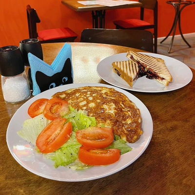 Культурное кафе «Суп с Котом» с волшебной атмосферой дает скидку 30% на всё меню!