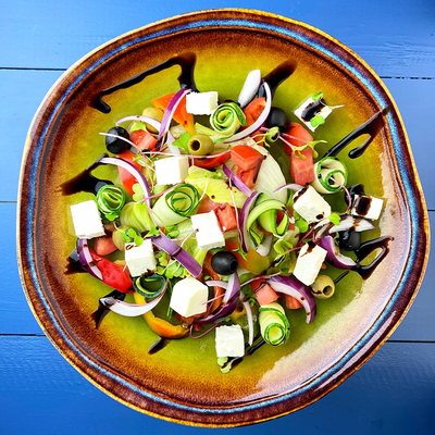 Гастрономические шедевры от крутого шеф-повара и акция 1+1 на коктейли в «James`on bar»!