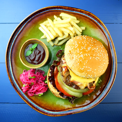 Гастрономические шедевры от крутого шеф-повара и акция 1+1 на коктейли в «James`on bar»!