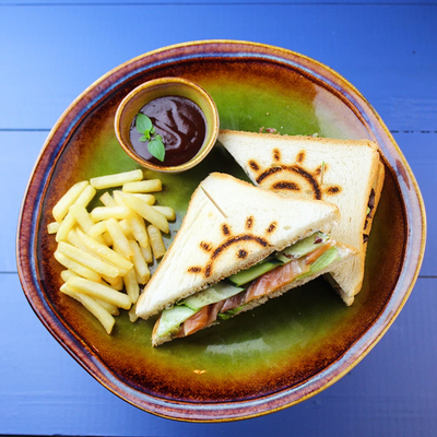 Гастрономические шедевры от крутого шеф-повара и акция 1+1 на коктейли в «James`on bar»!