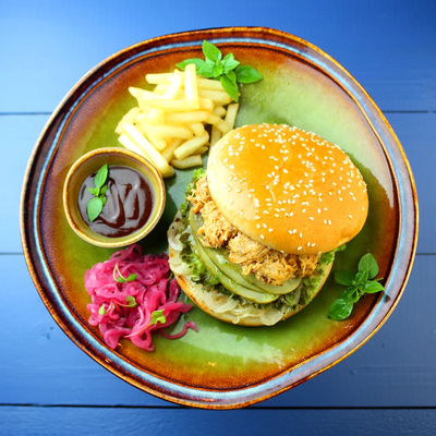 Гастрономические шедевры от крутого шеф-повара и акция 1+1 на коктейли в «James`on bar»!