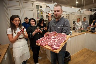 Петух в вине кулинарное шоу