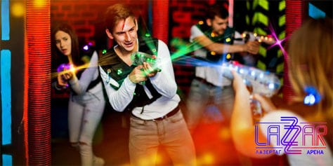 Захватывающие игры на лазерных бластерах на арене LAZZAR со скидкой 50%!